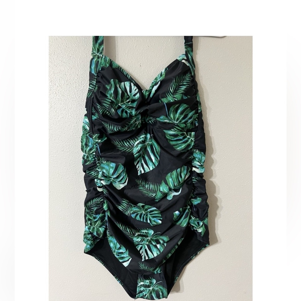 Yonique One-Piece Swimsuit Tropical Leaves Print Womens Size 18W Gathered Bra